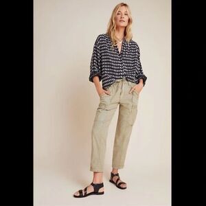 Anthropologie Angela Cropped Cargo Pants in Moss Green